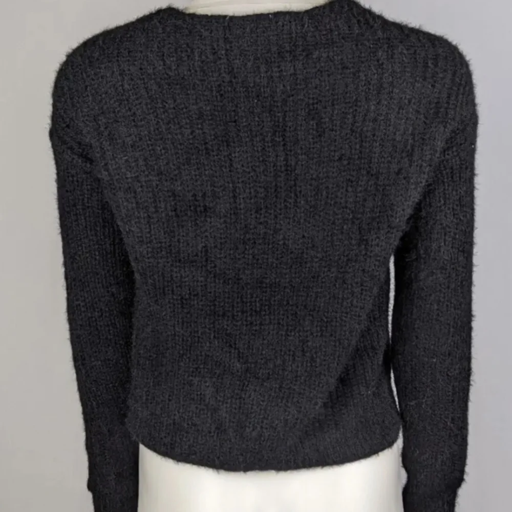 No boundaries Black Twist Sweater - Picture 3 of 7